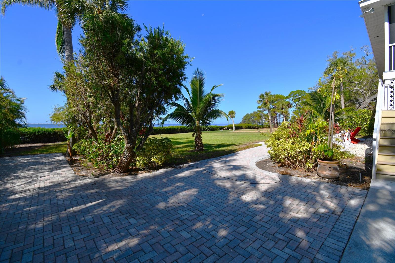 7676 WESTMORELAND DR, SARASOTA, FL, 34243