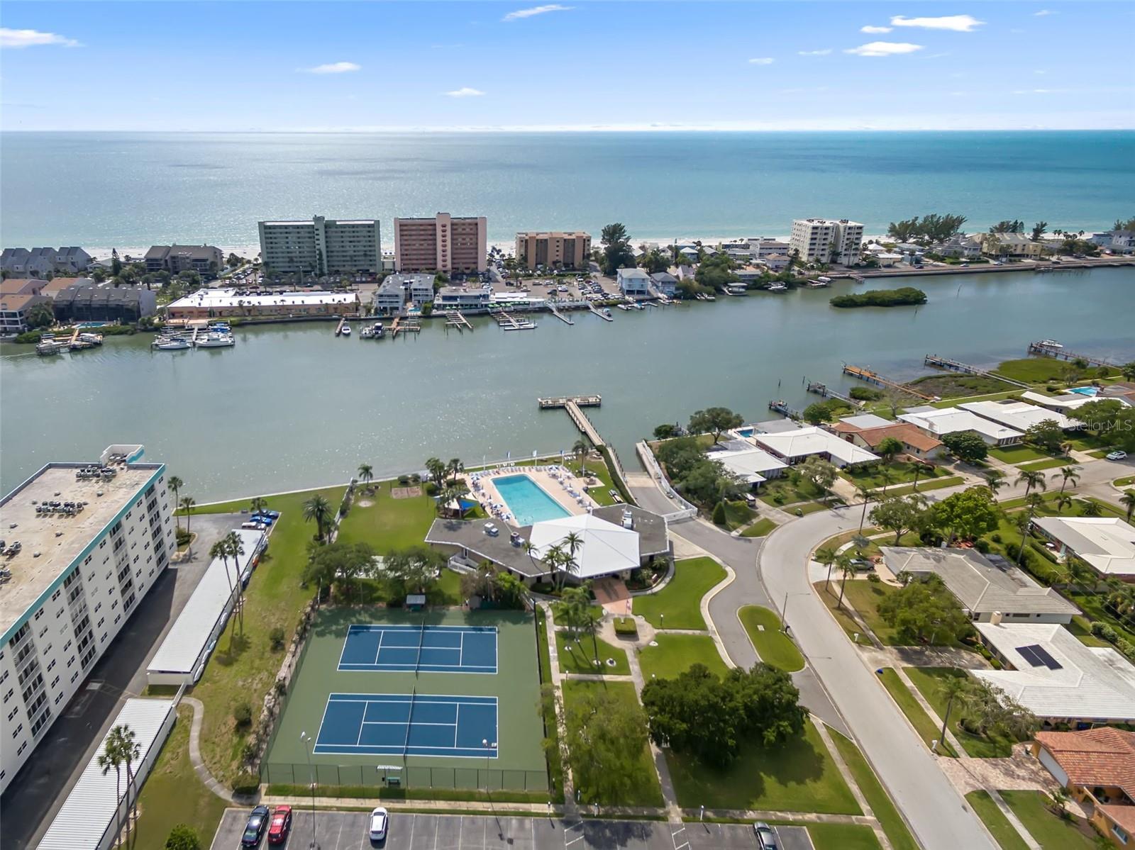 14806 CROWN DR, LARGO, FL, 33774