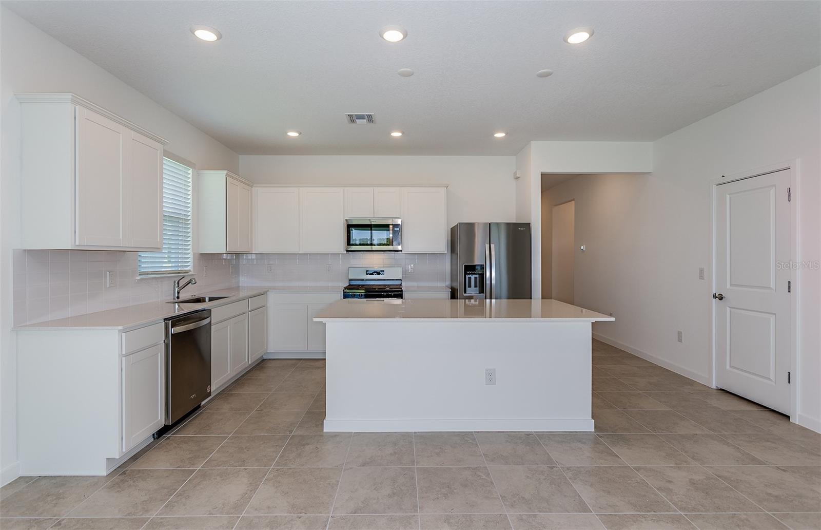 8953 WILDLIGHT TRL, WILDWOOD, FL, 34785