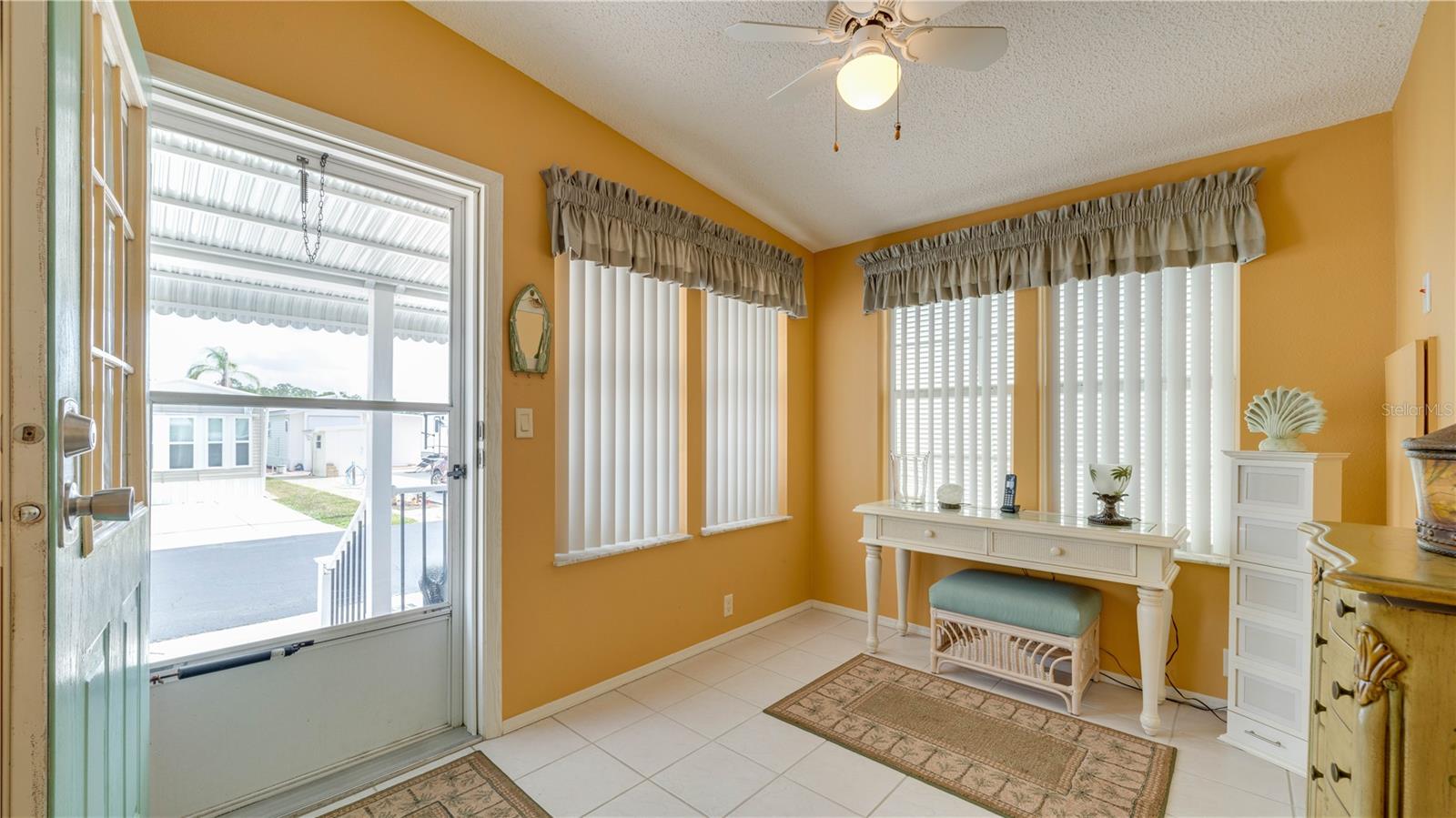 137 AMBLE DR, NORTH FORT MYERS, FL, 33903