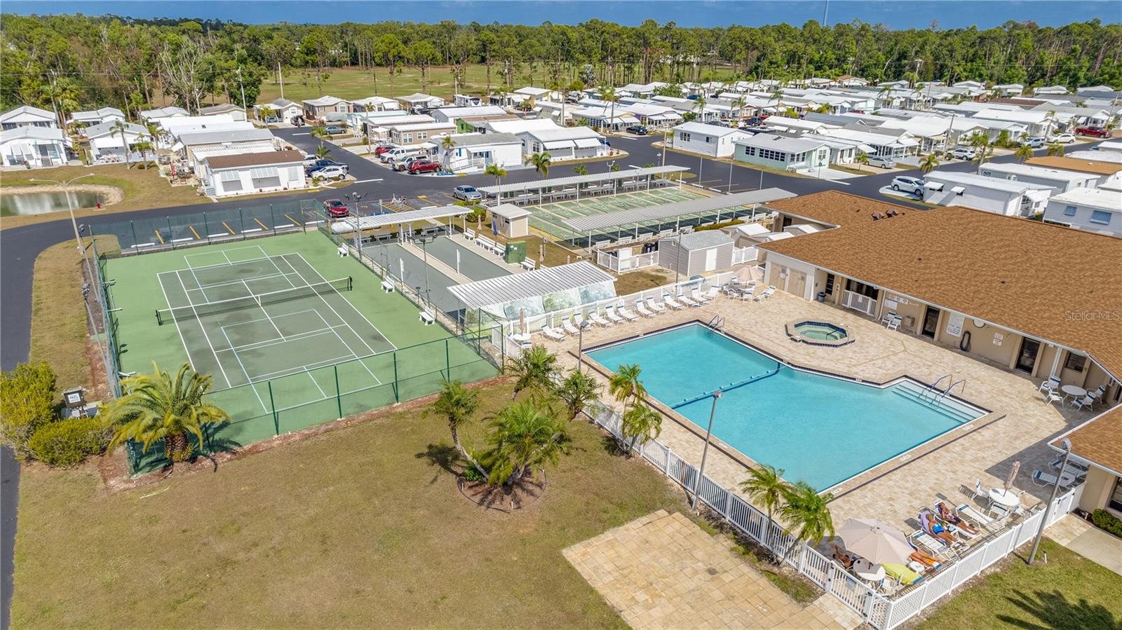 137 AMBLE DR, NORTH FORT MYERS, FL, 33903