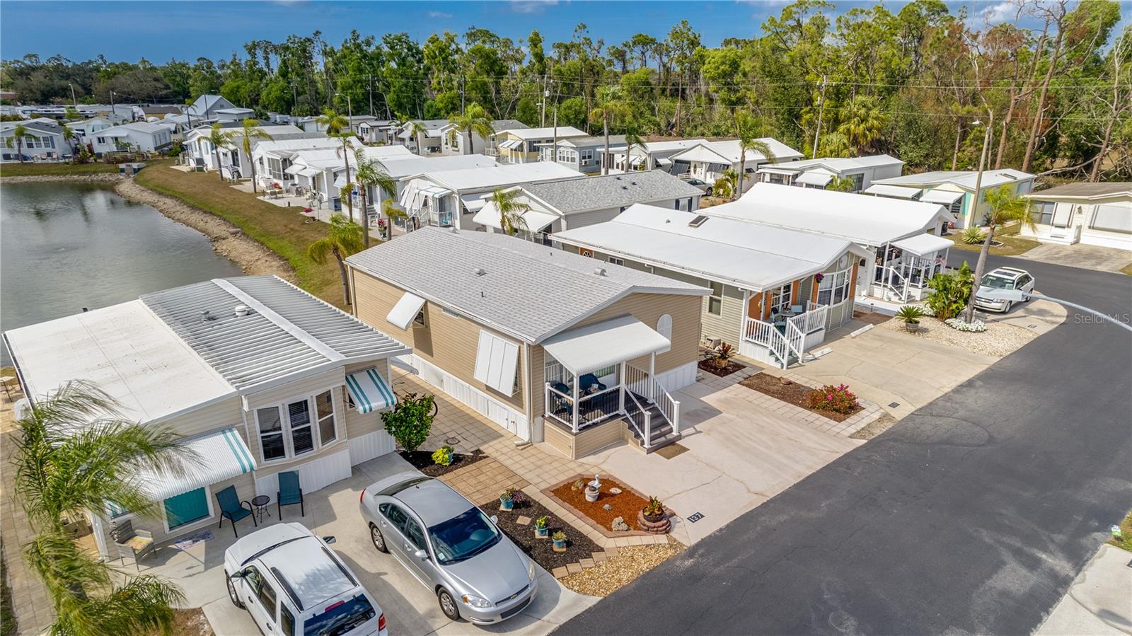 137 AMBLE DR, NORTH FORT MYERS, FL, 33903