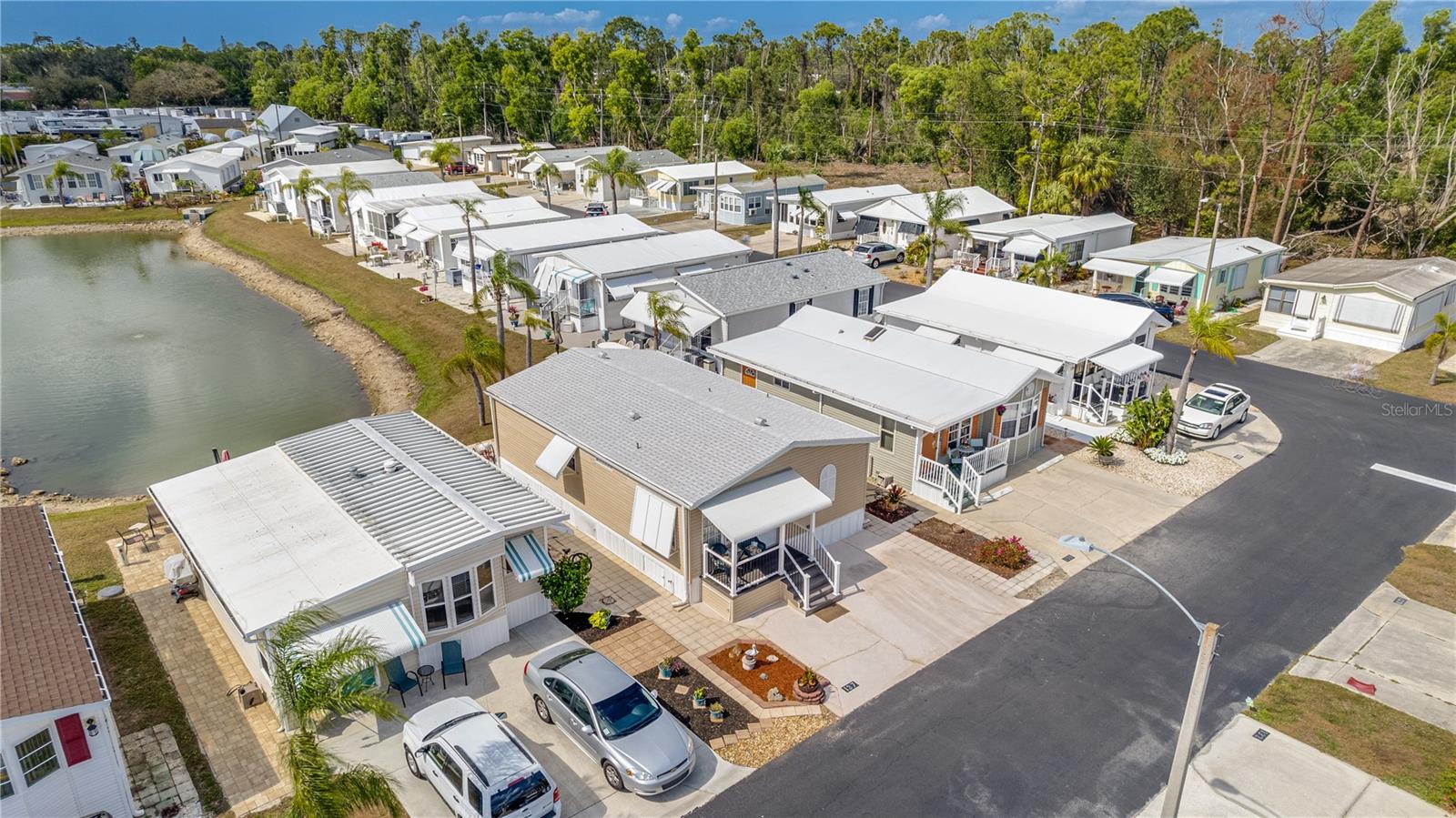 137 AMBLE DR, NORTH FORT MYERS, FL, 33903