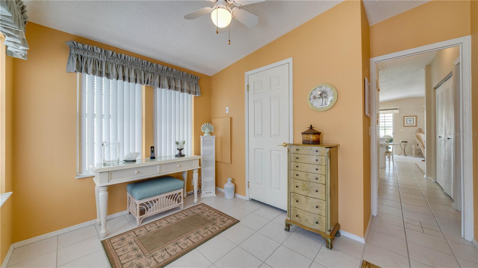 137 AMBLE DR, NORTH FORT MYERS, FL, 33903