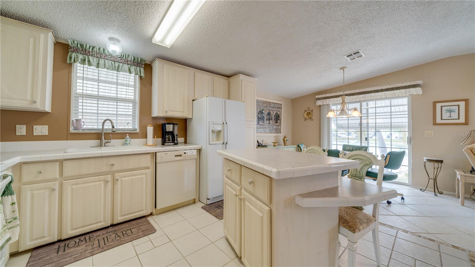 137 AMBLE DR, NORTH FORT MYERS, FL, 33903