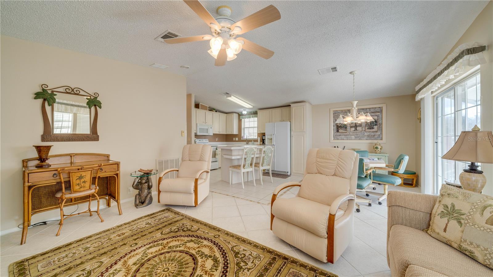 137 AMBLE DR, NORTH FORT MYERS, FL, 33903