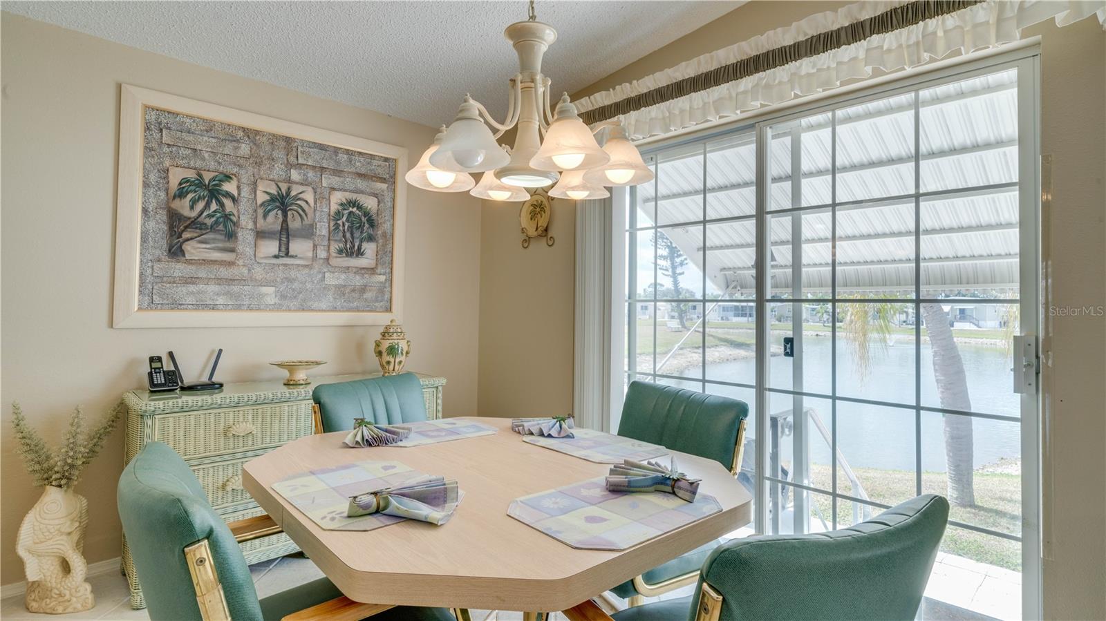 137 AMBLE DR, NORTH FORT MYERS, FL, 33903