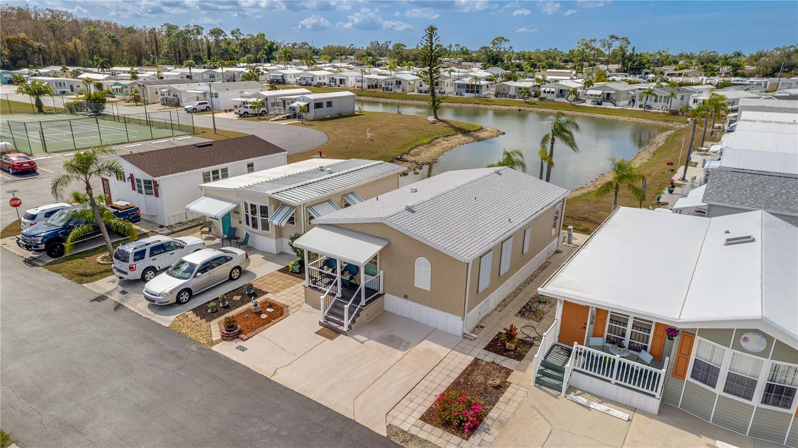 137 AMBLE DR, NORTH FORT MYERS, FL, 33903