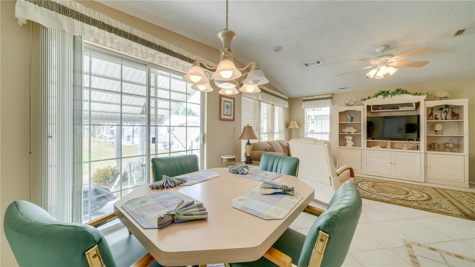 137 AMBLE DR, NORTH FORT MYERS, FL, 33903