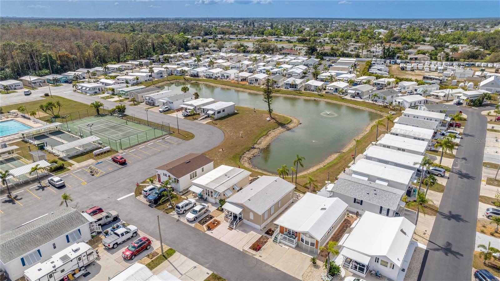 137 AMBLE DR, NORTH FORT MYERS, FL, 33903