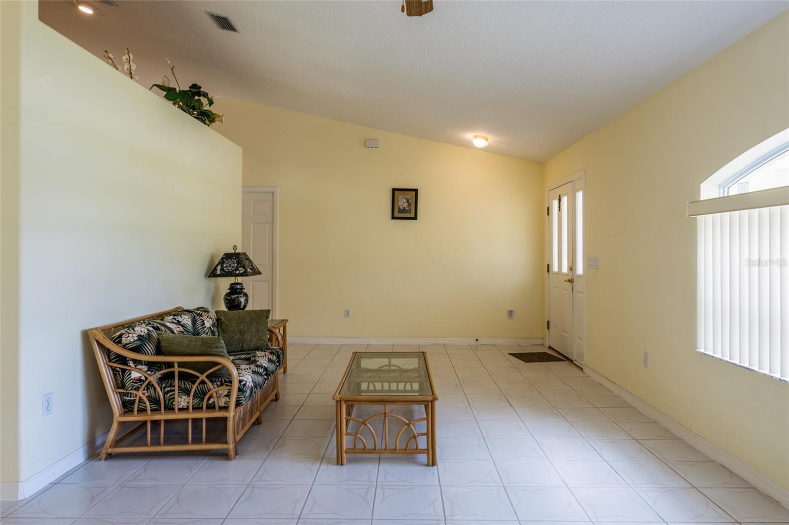 13 EDGEWATER DR, PALM COAST, FL, 32164