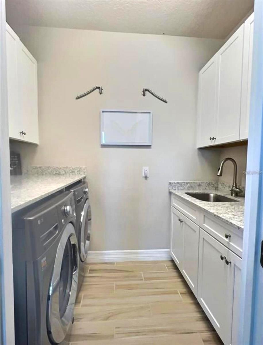 8225 CORKFIELD AVE, ORLANDO, FL, 32832