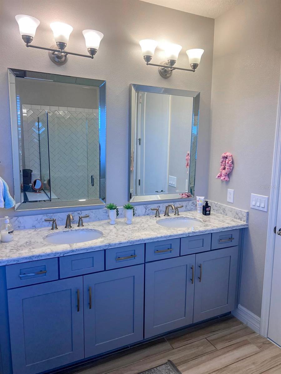 8225 CORKFIELD AVE, ORLANDO, FL, 32832