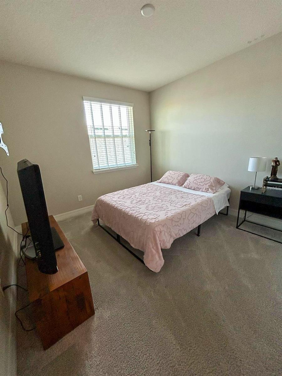 8225 CORKFIELD AVE, ORLANDO, FL, 32832
