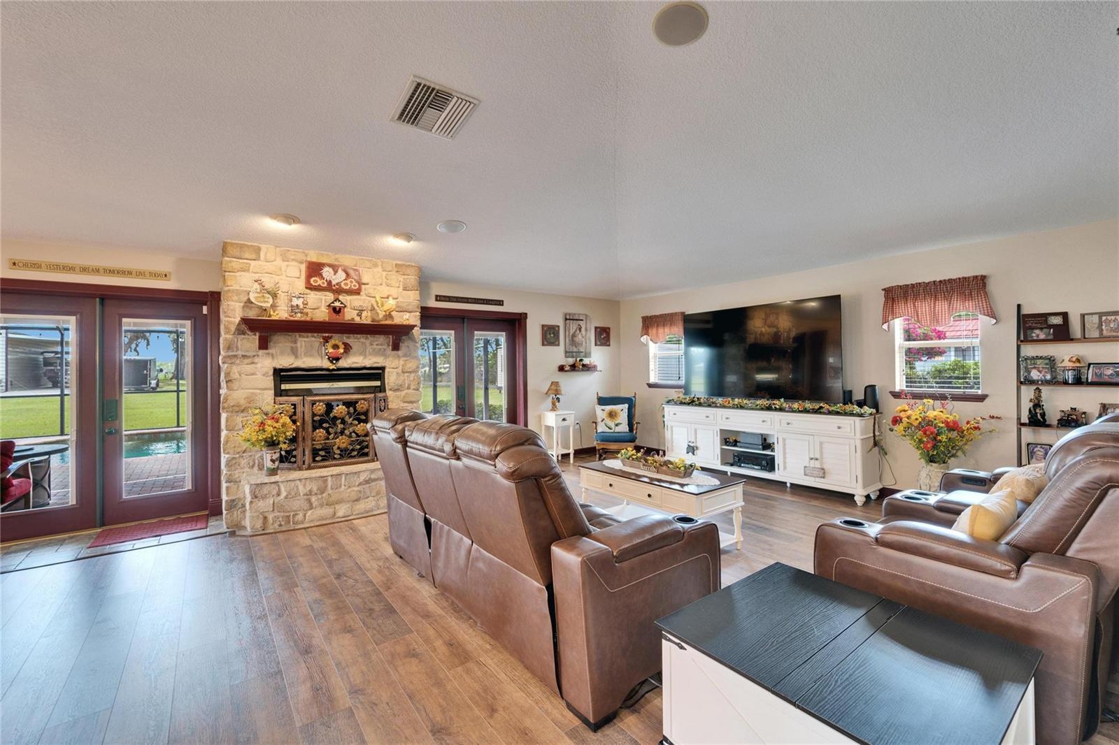 7045 DURANT RD, PLANT CITY, FL, 33567