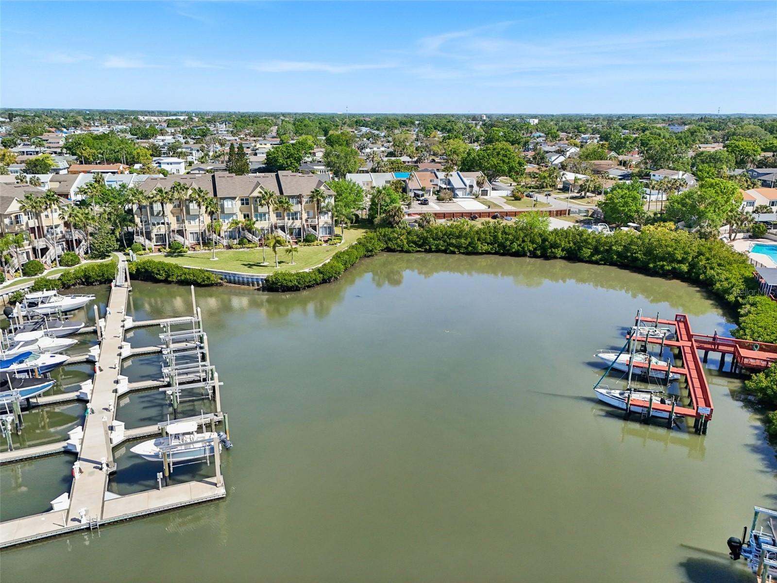 8408 FLAGSTONE DR, TAMPA, FL, 33615