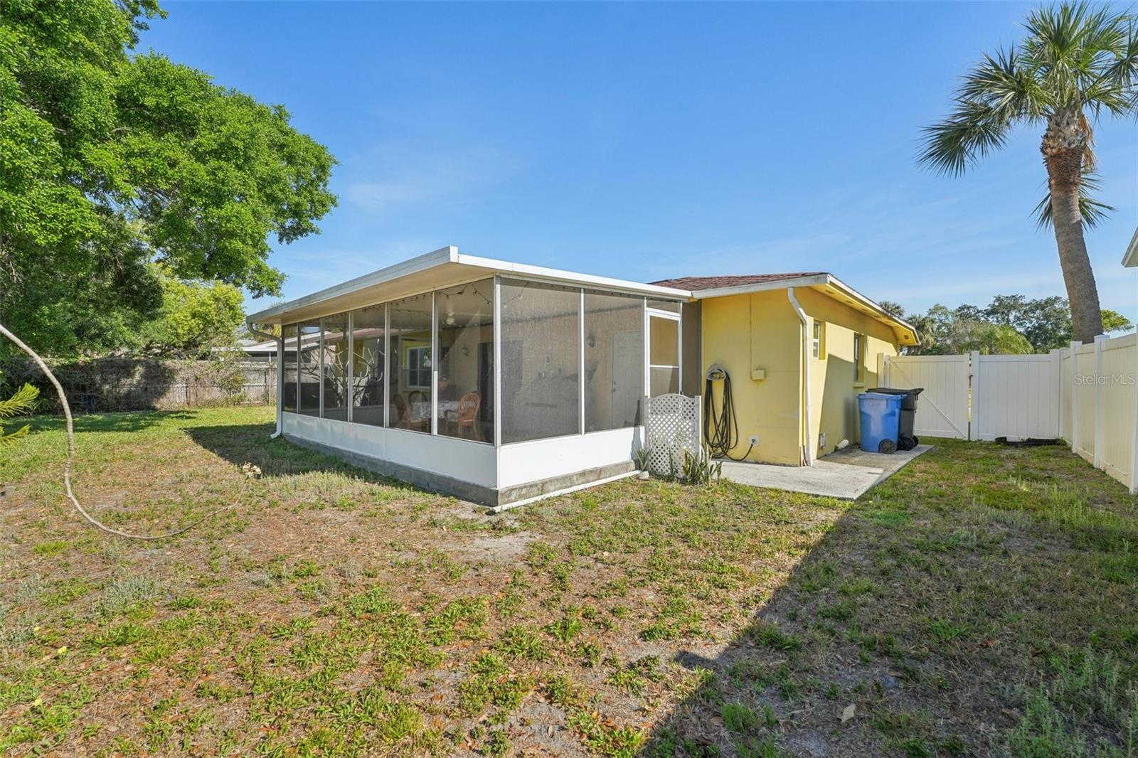 8408 FLAGSTONE DR, TAMPA, FL, 33615