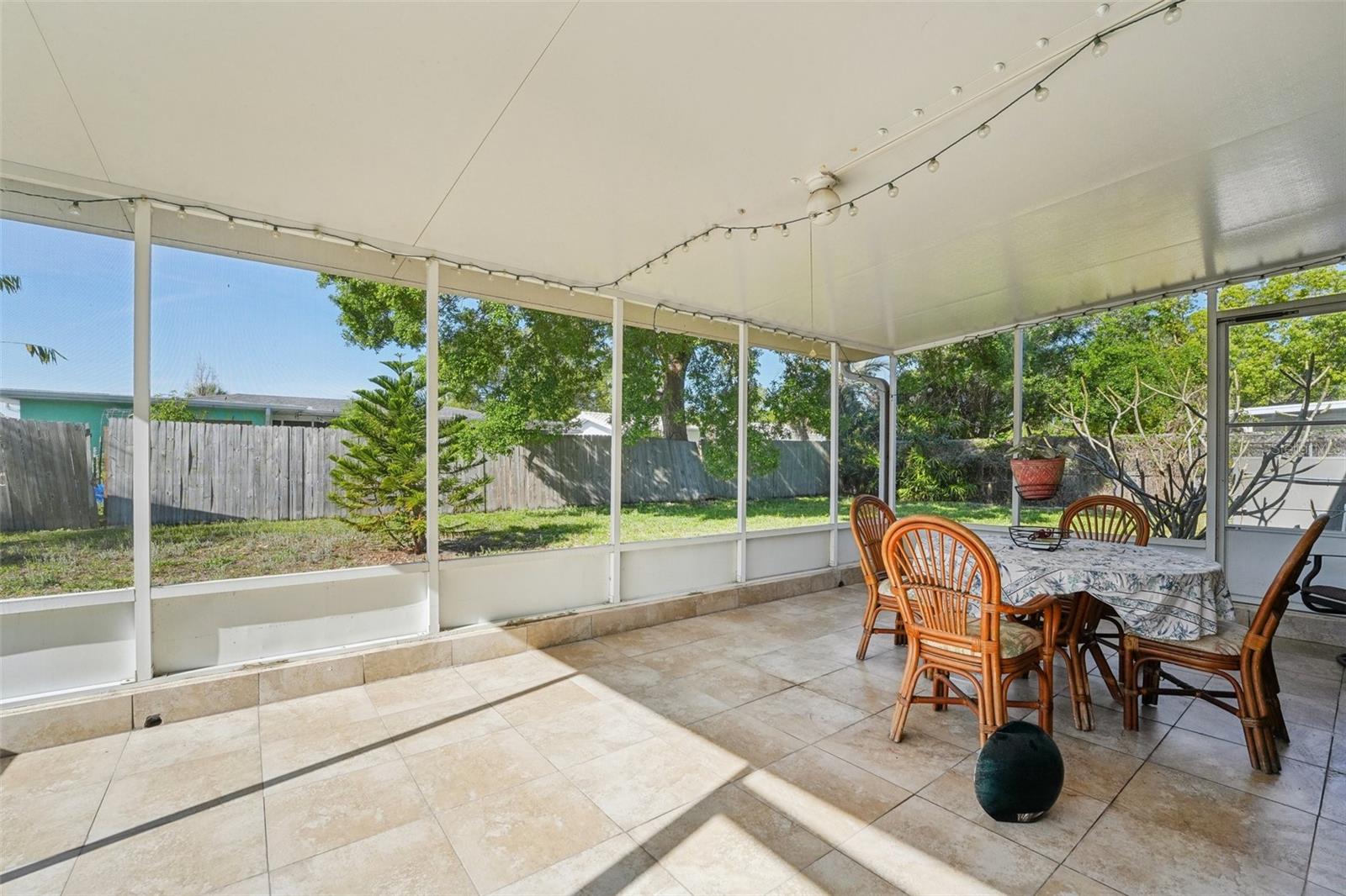 8408 FLAGSTONE DR, TAMPA, FL, 33615