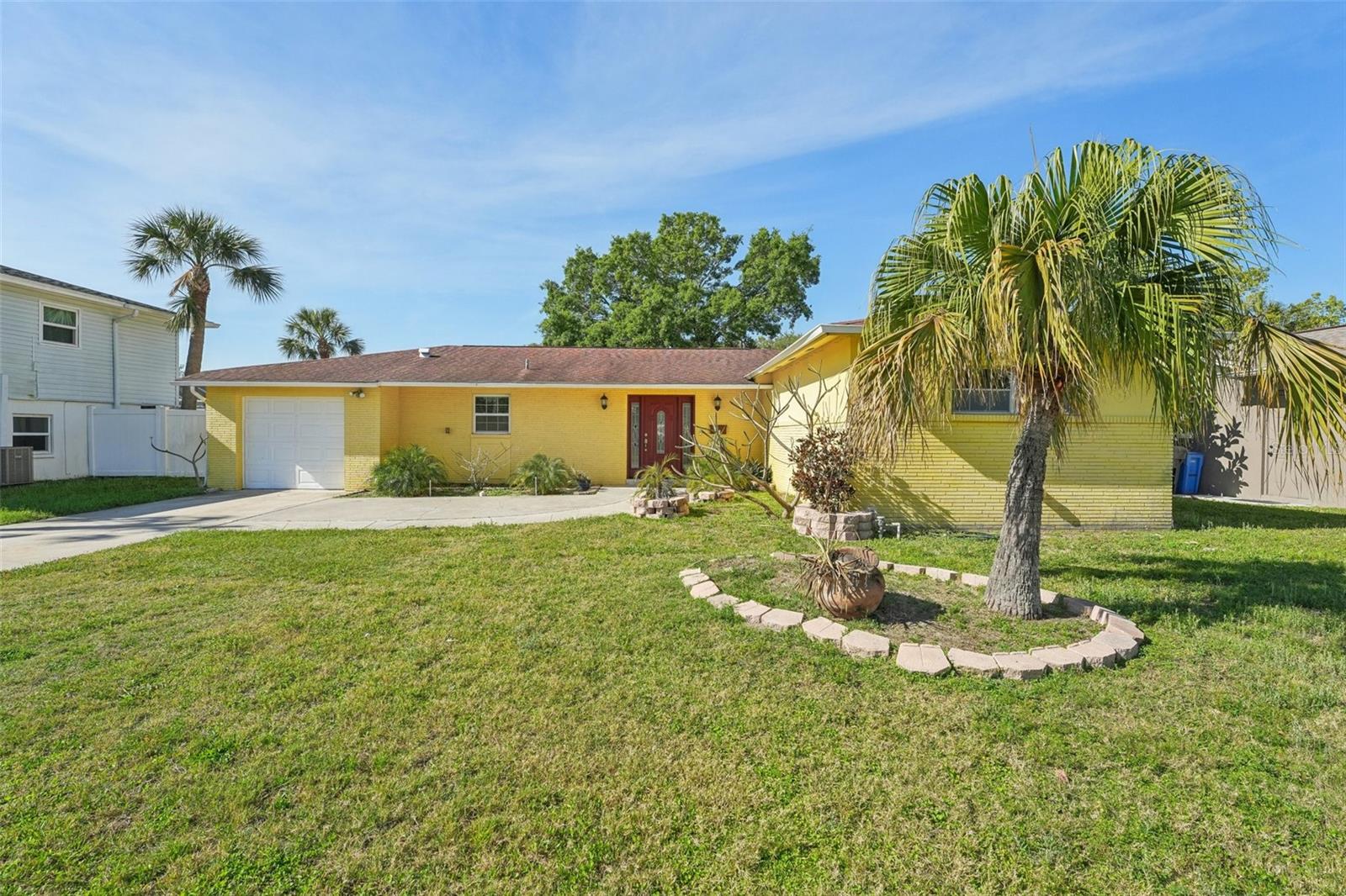 8408 FLAGSTONE DR, TAMPA, FL, 33615