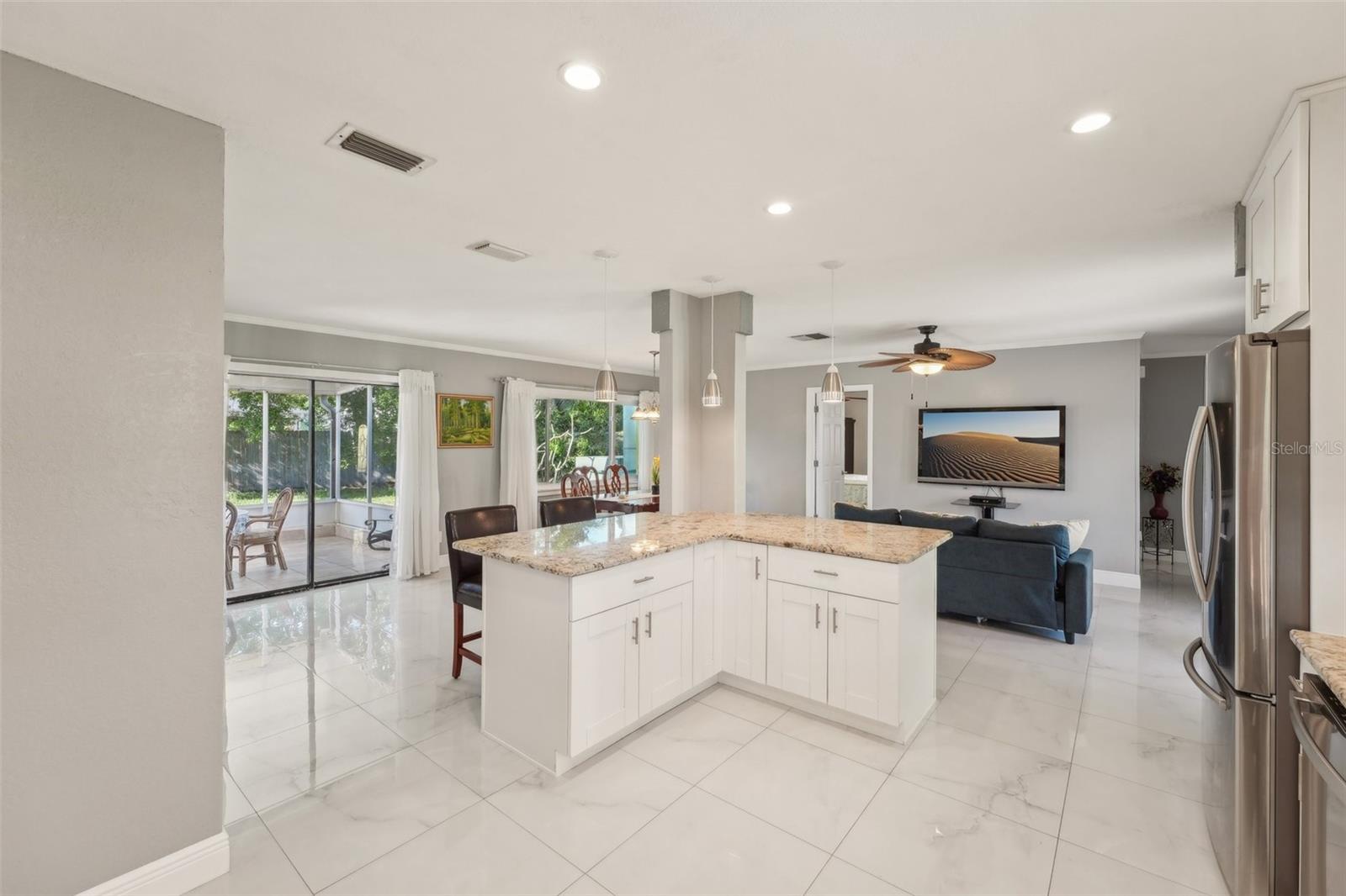 8408 FLAGSTONE DR, TAMPA, FL, 33615