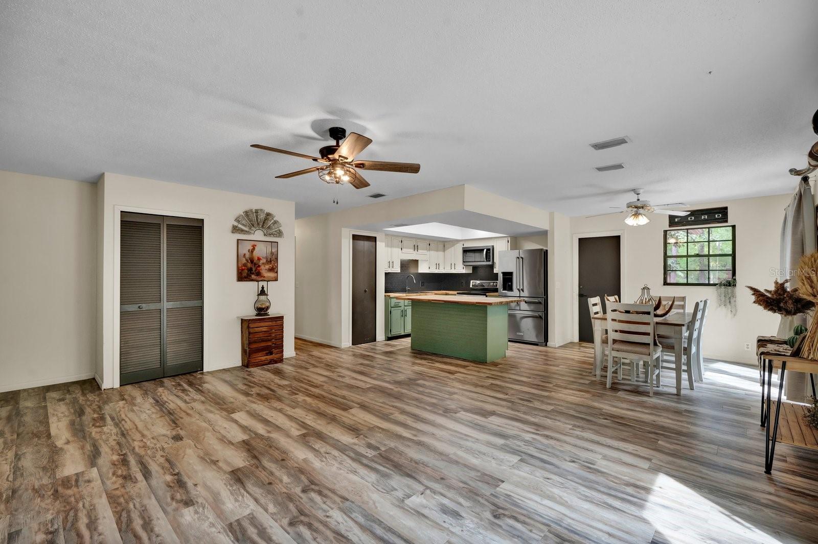380 S LAWTON AVE, ORANGE CITY, FL, 32763