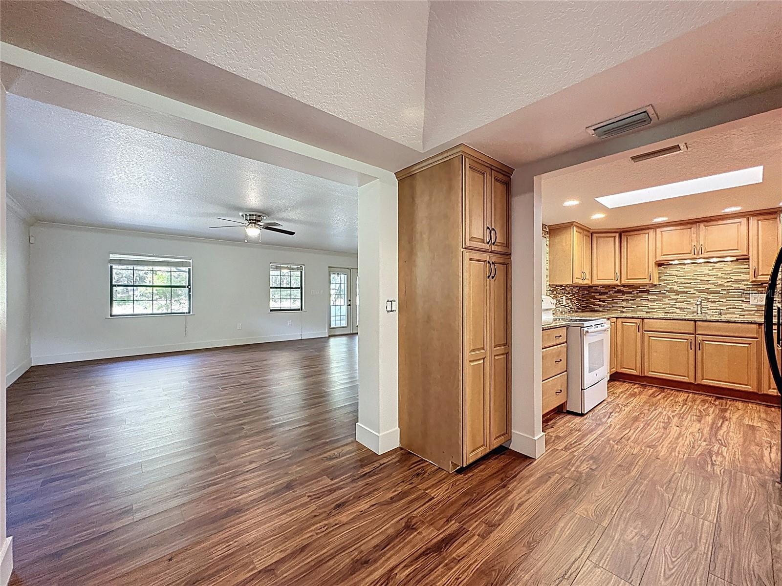 17077 OLD COUNTRY LN, WINTER GARDEN, FL, 34787