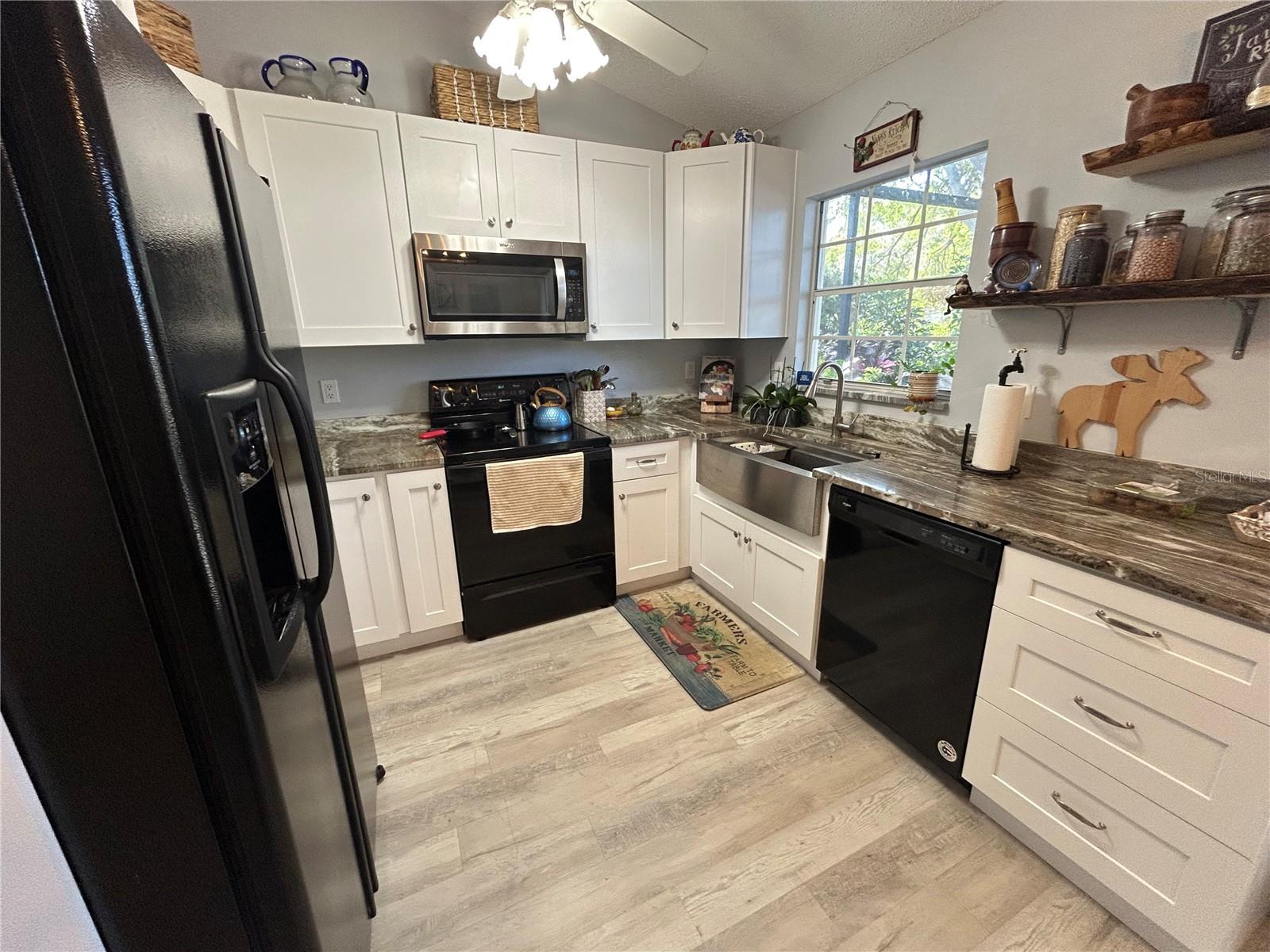 3803 41ST AVE W, BRADENTON, FL, 34205