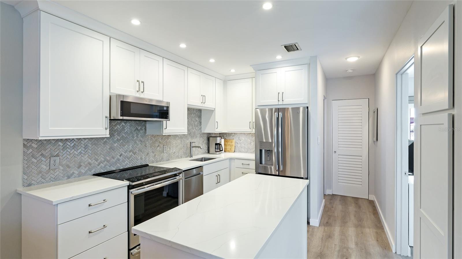 117 7TH ST N #14, BRADENTON BEACH, FL, 34217