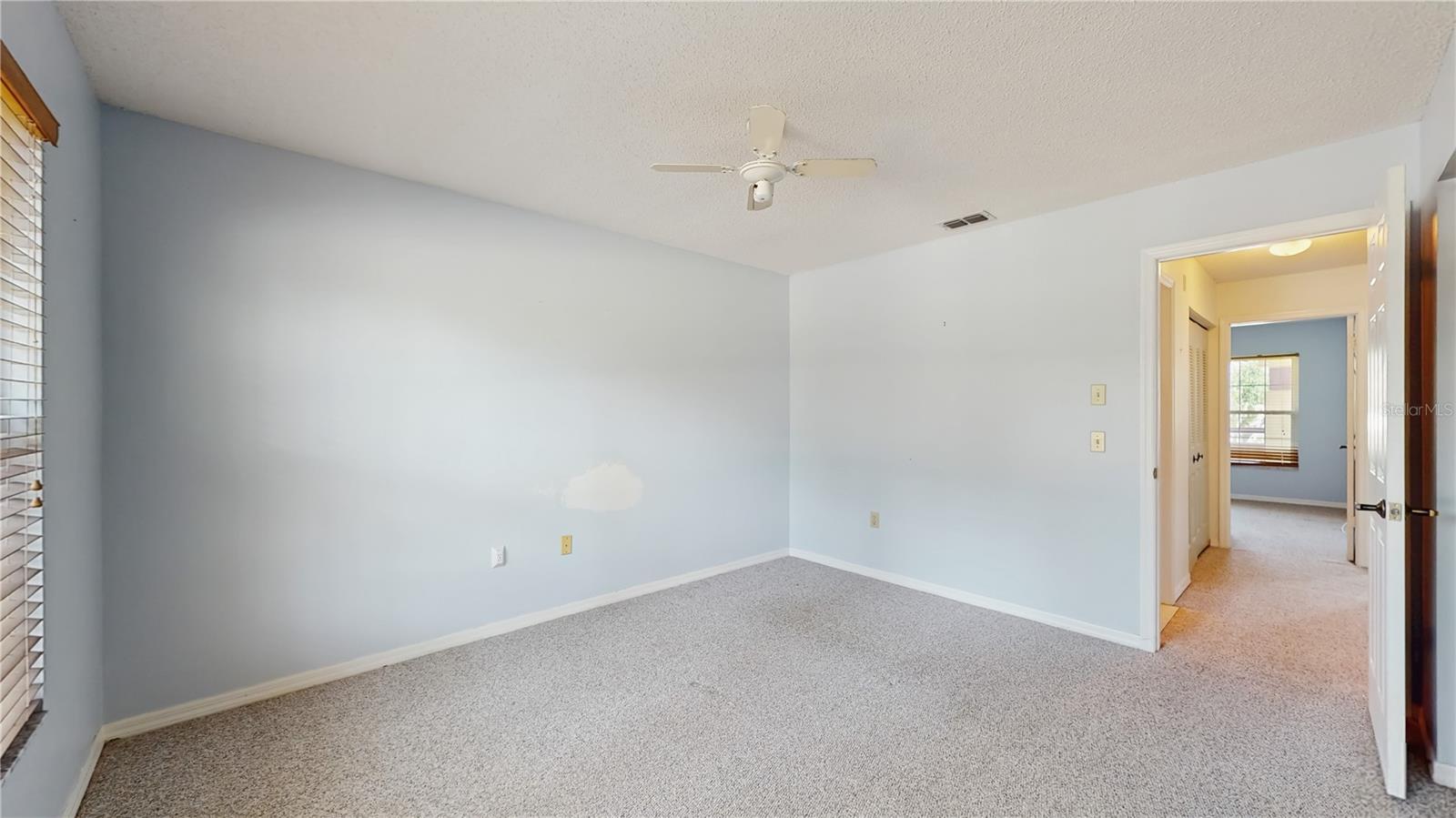 TB8366549 Property Photo