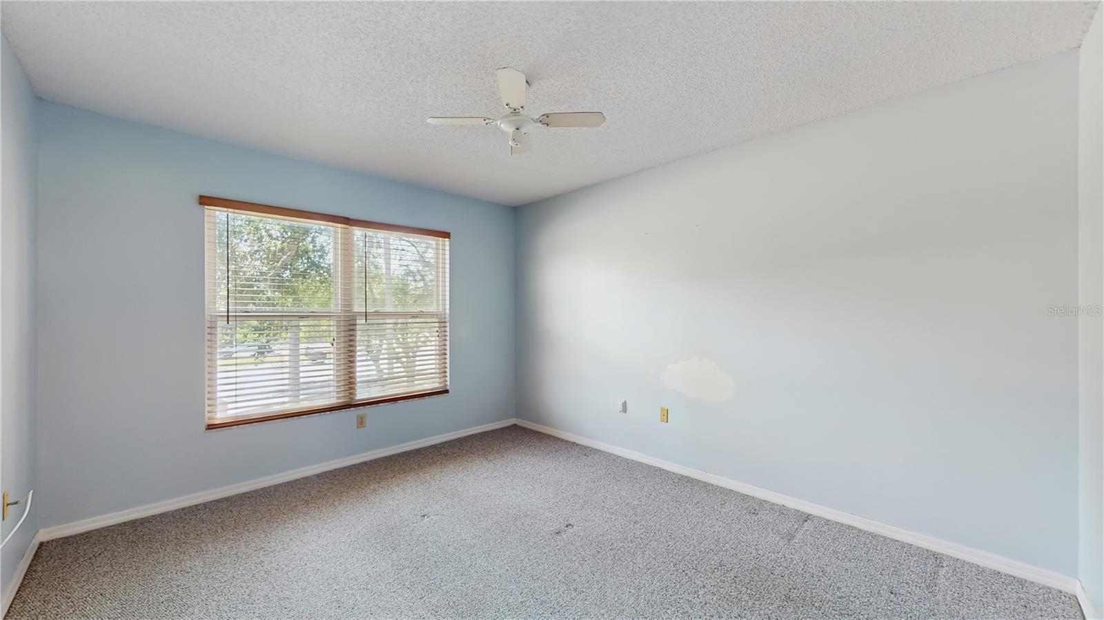 TB8366549 Property Photo