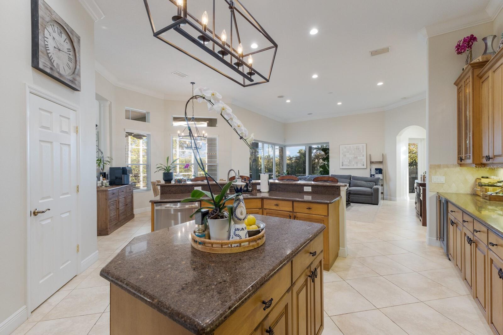 8850 17TH AVENUE CIR NW, BRADENTON, FL, 34209