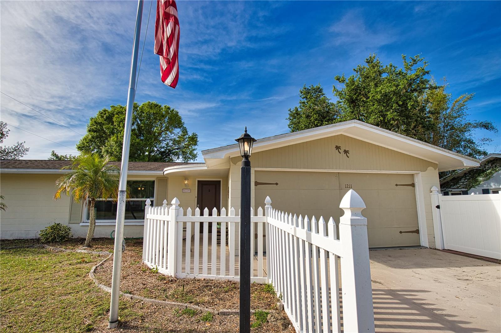 1211 LAUREL AVE, VENICE, FL, 34285