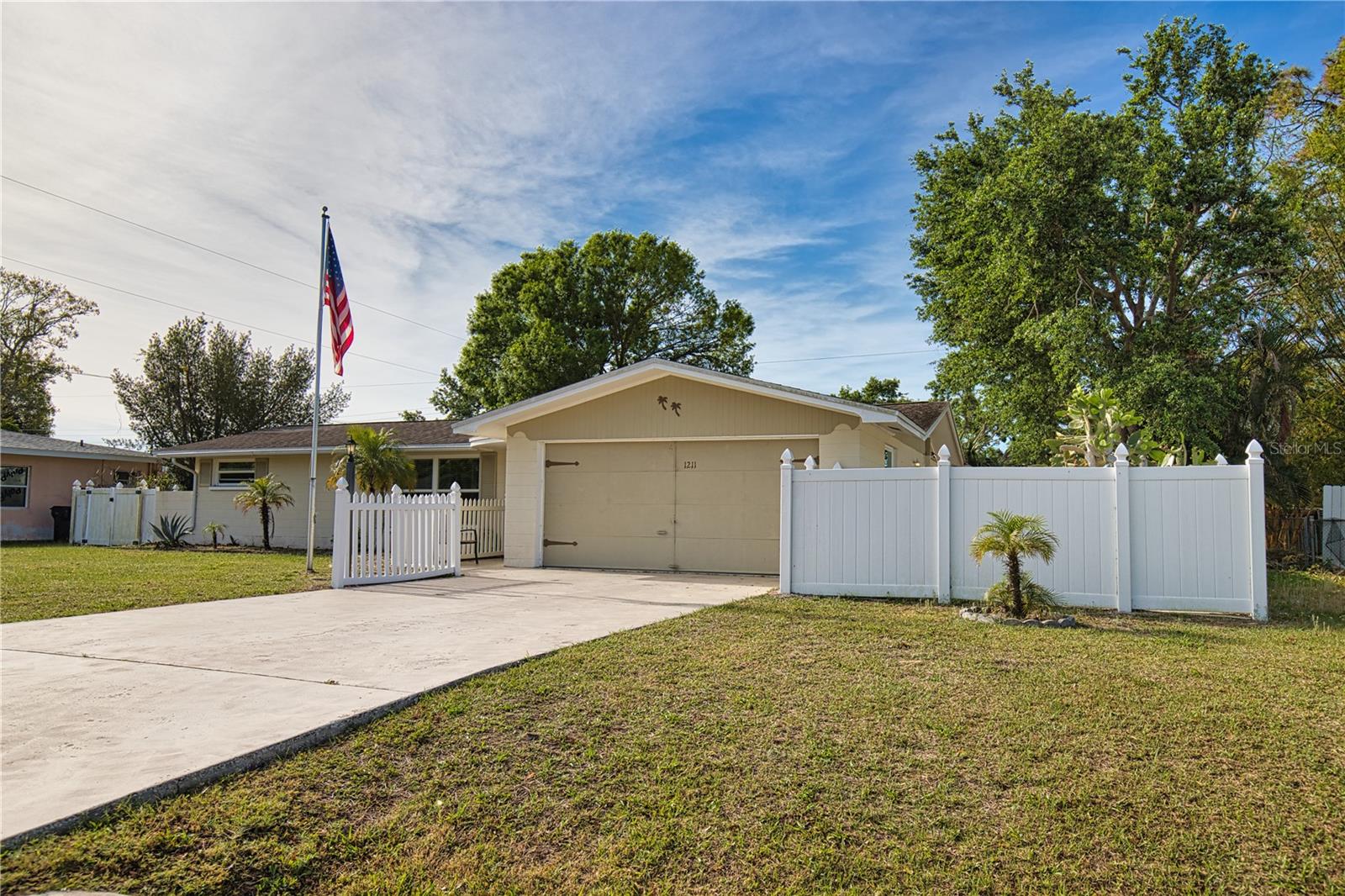 1211 LAUREL AVE, VENICE, FL, 34285