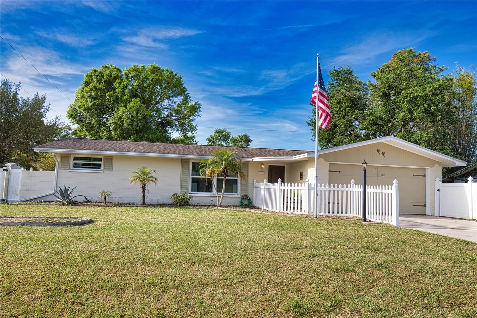 1211 LAUREL AVE, VENICE, FL, 34285