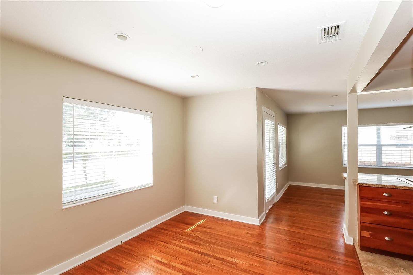 2837 1ST ST NE, ST PETERSBURG, FL, 33704
