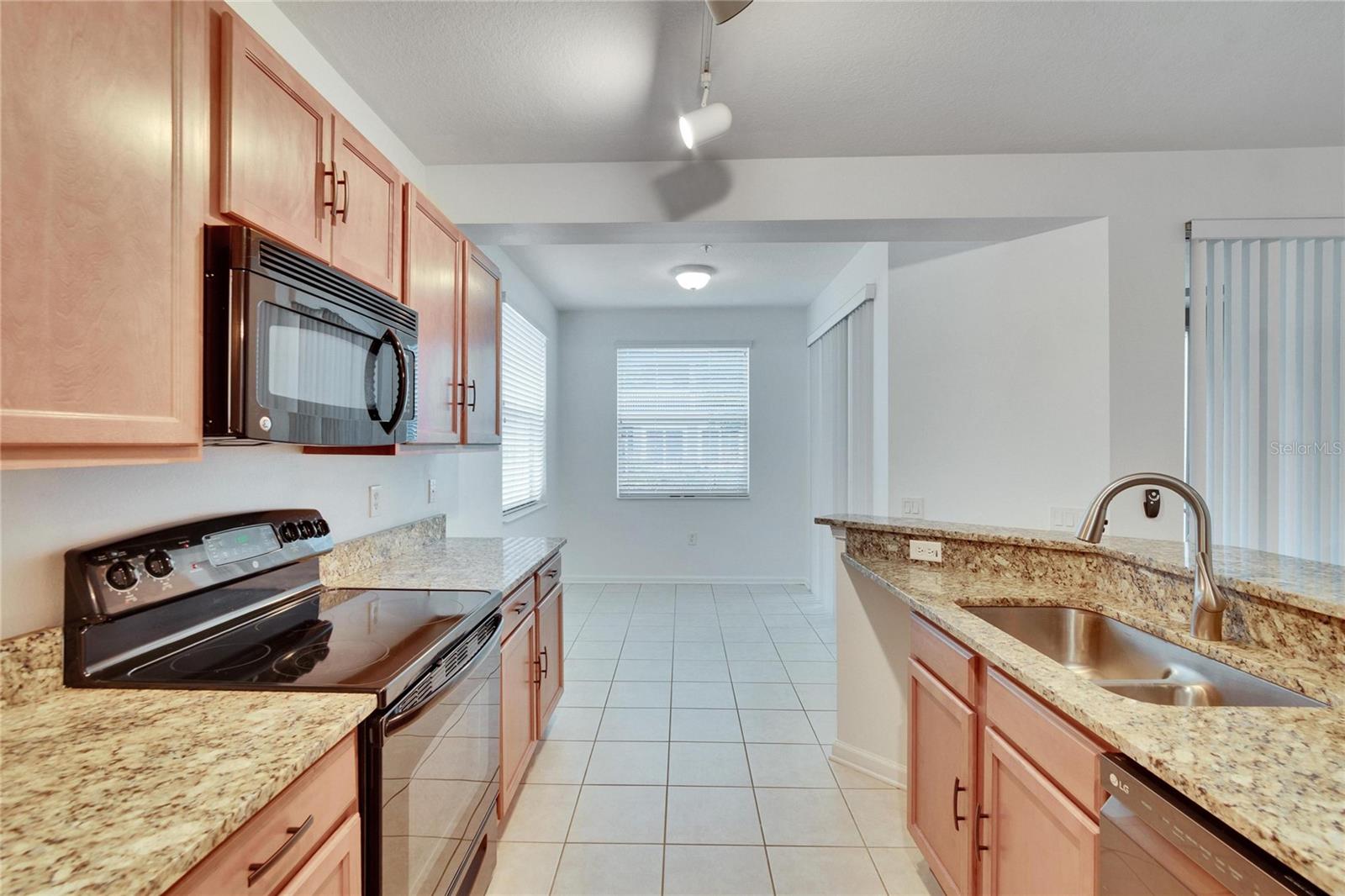 2119 KINGS PALACE DR, RIVERVIEW, FL, 33578