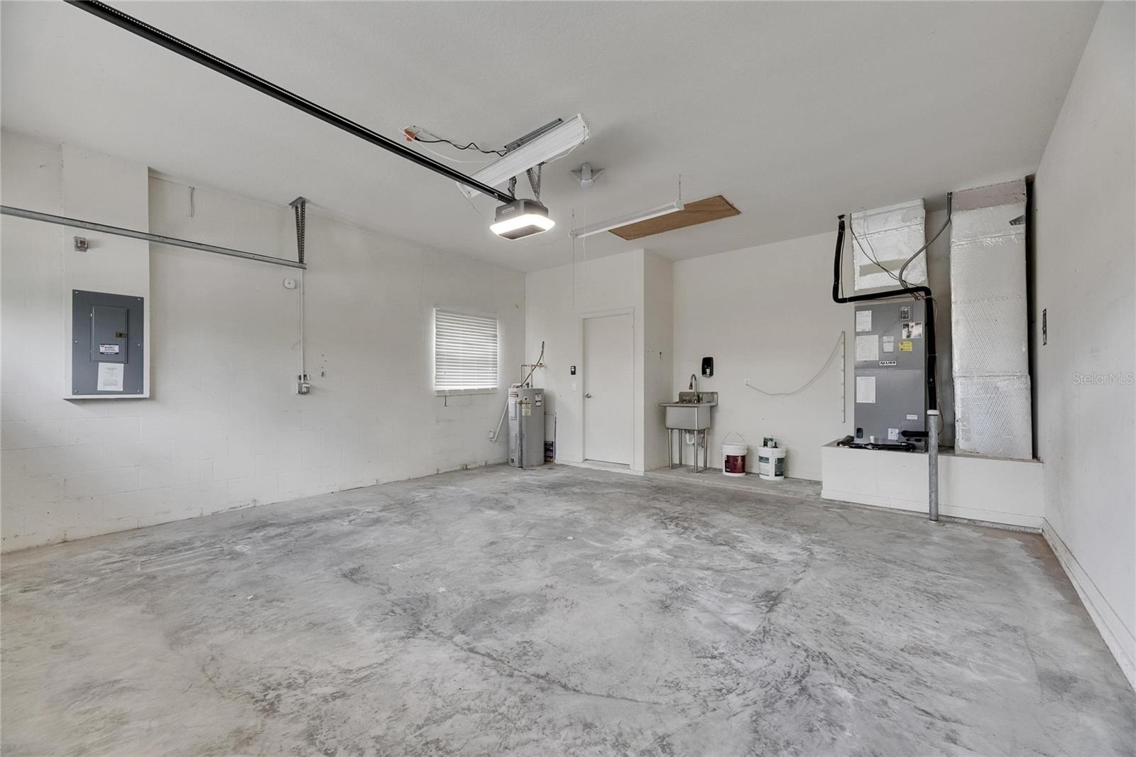 6803 RUNNER OAK DR, WESLEY CHAPEL, FL, 33545