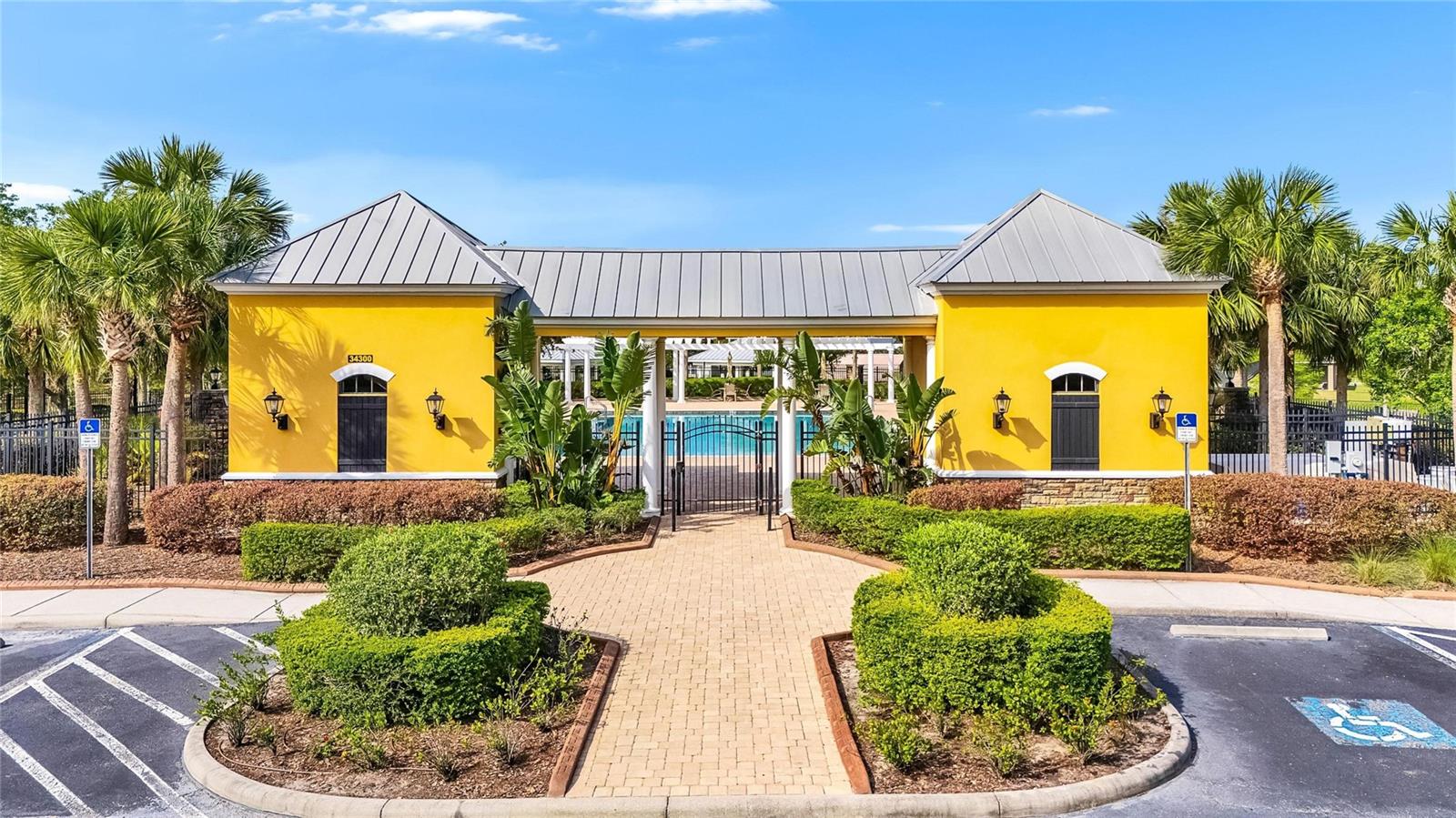 6803 RUNNER OAK DR, WESLEY CHAPEL, FL, 33545