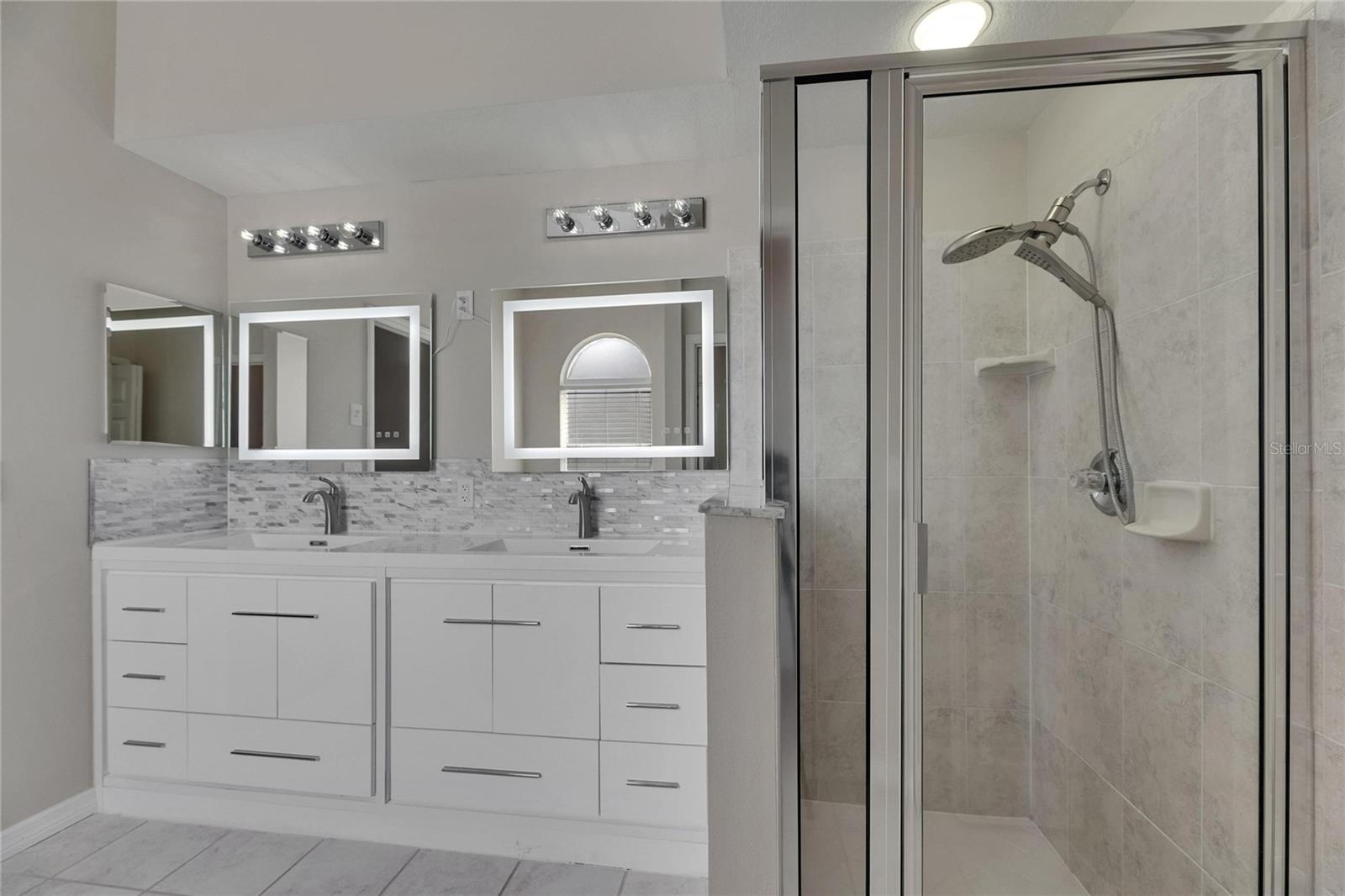 6803 RUNNER OAK DR, WESLEY CHAPEL, FL, 33545