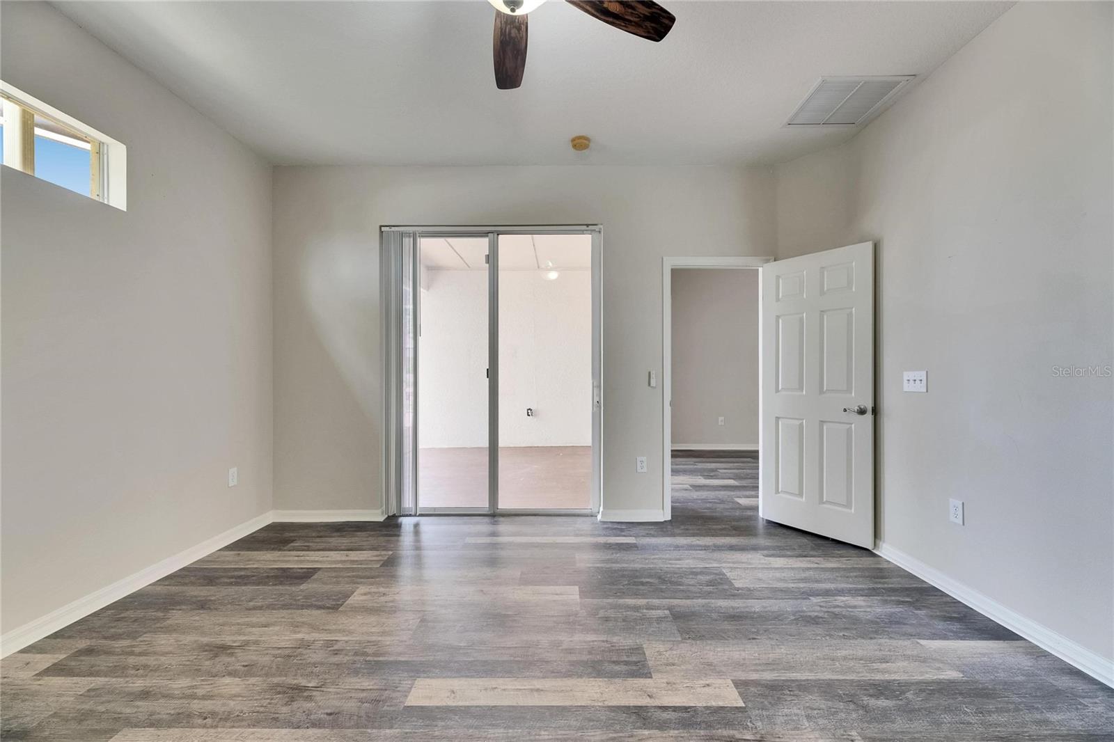 6803 RUNNER OAK DR, WESLEY CHAPEL, FL, 33545