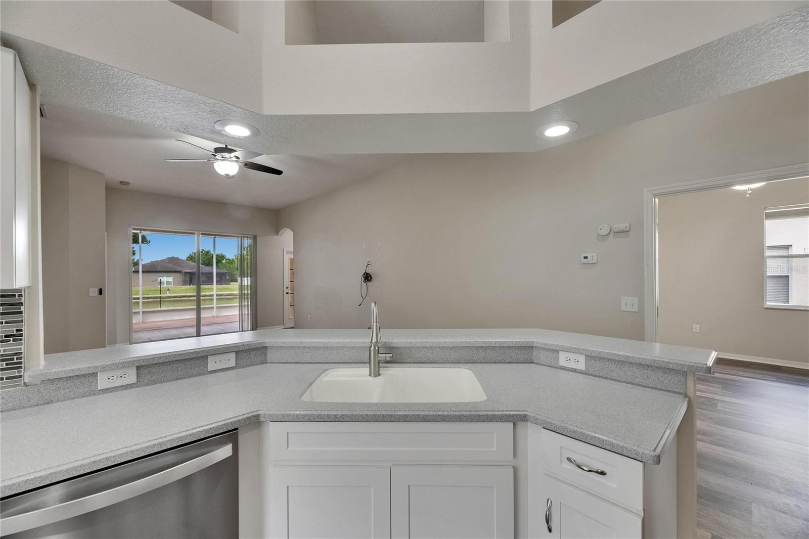 6803 RUNNER OAK DR, WESLEY CHAPEL, FL, 33545