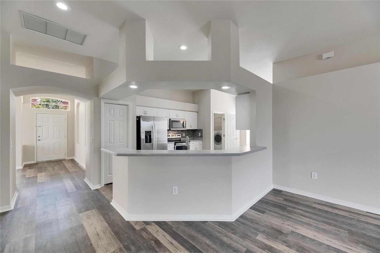 6803 RUNNER OAK DR, WESLEY CHAPEL, FL, 33545