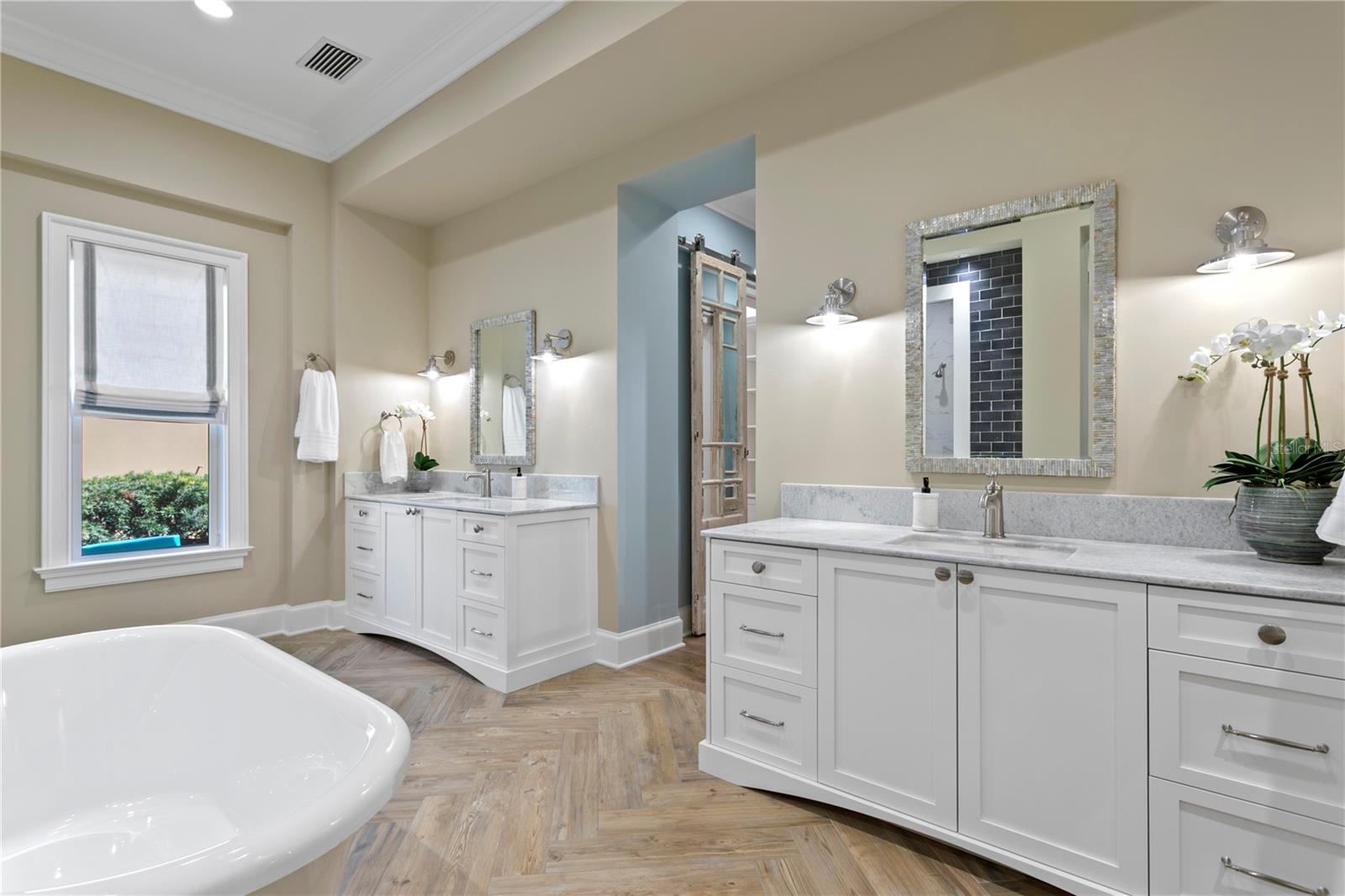 1695 BRIGHTWATERS BLVD NE, ST PETERSBURG, FL, 33704