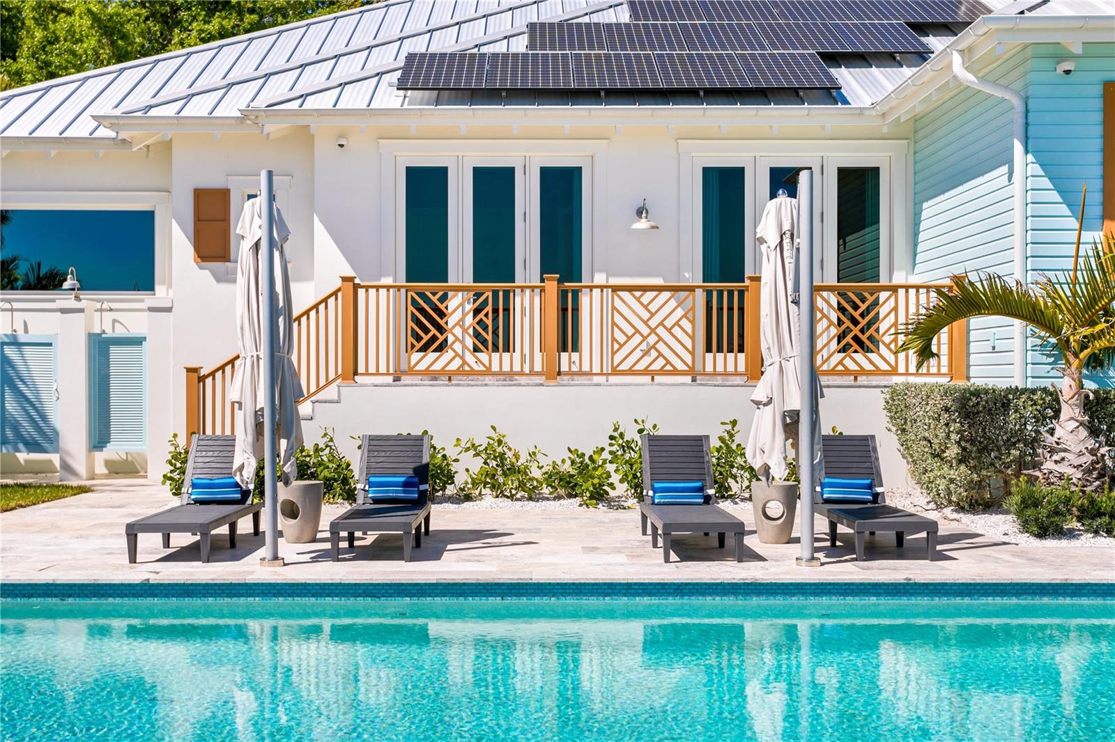 1695 BRIGHTWATERS BLVD NE, ST PETERSBURG, FL, 33704