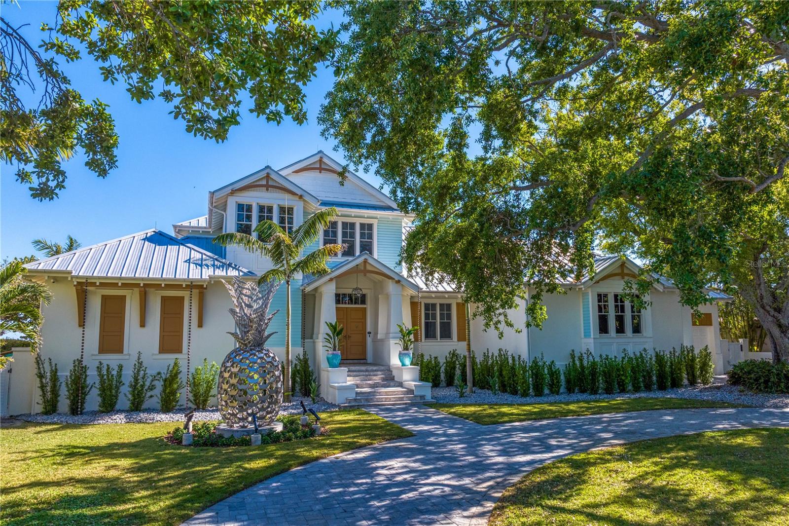 1695 BRIGHTWATERS BLVD NE, ST PETERSBURG, FL, 33704