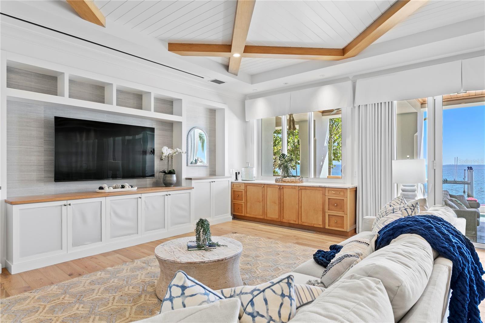 1695 BRIGHTWATERS BLVD NE, ST PETERSBURG, FL, 33704