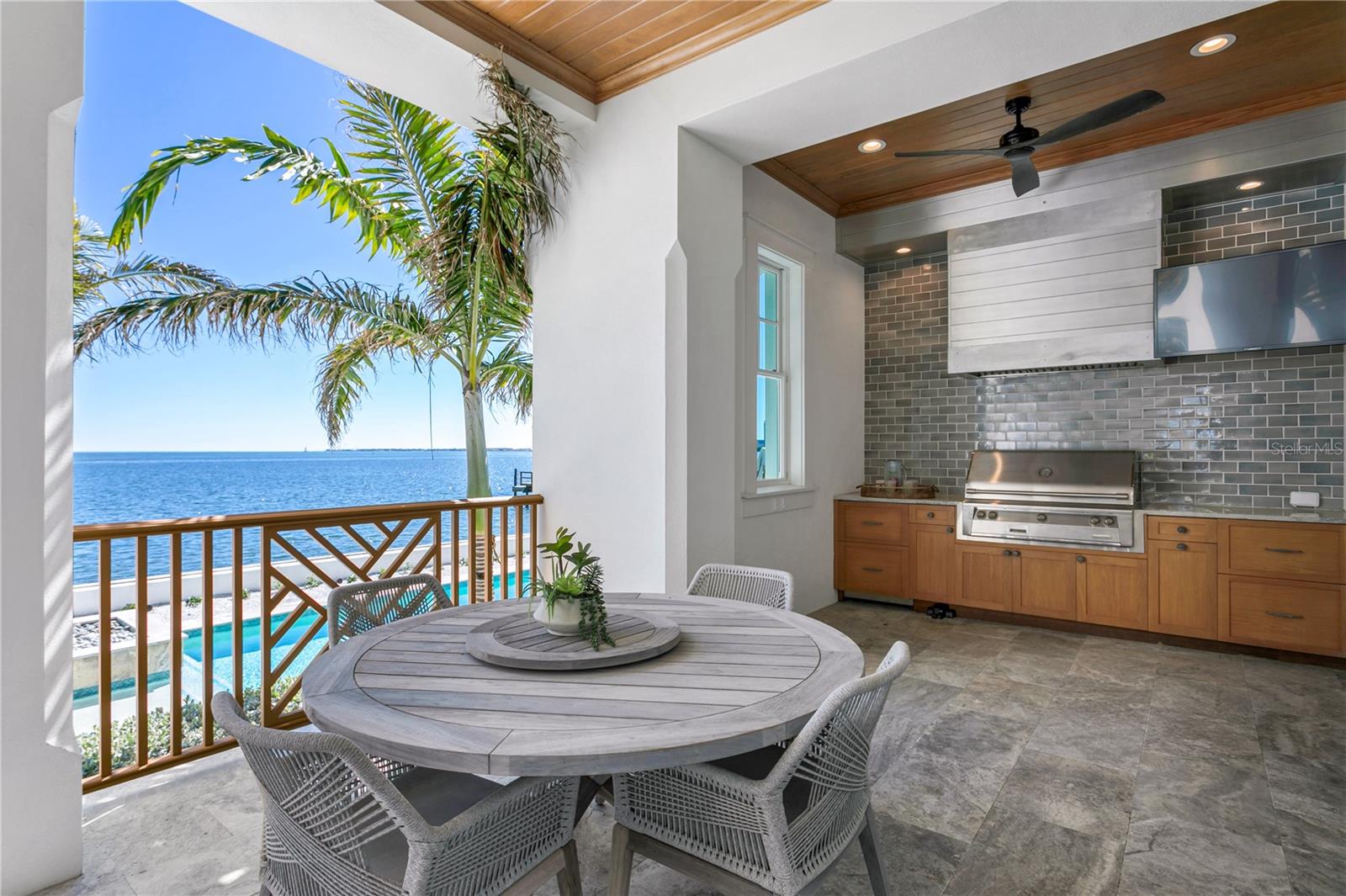1695 BRIGHTWATERS BLVD NE, ST PETERSBURG, FL, 33704