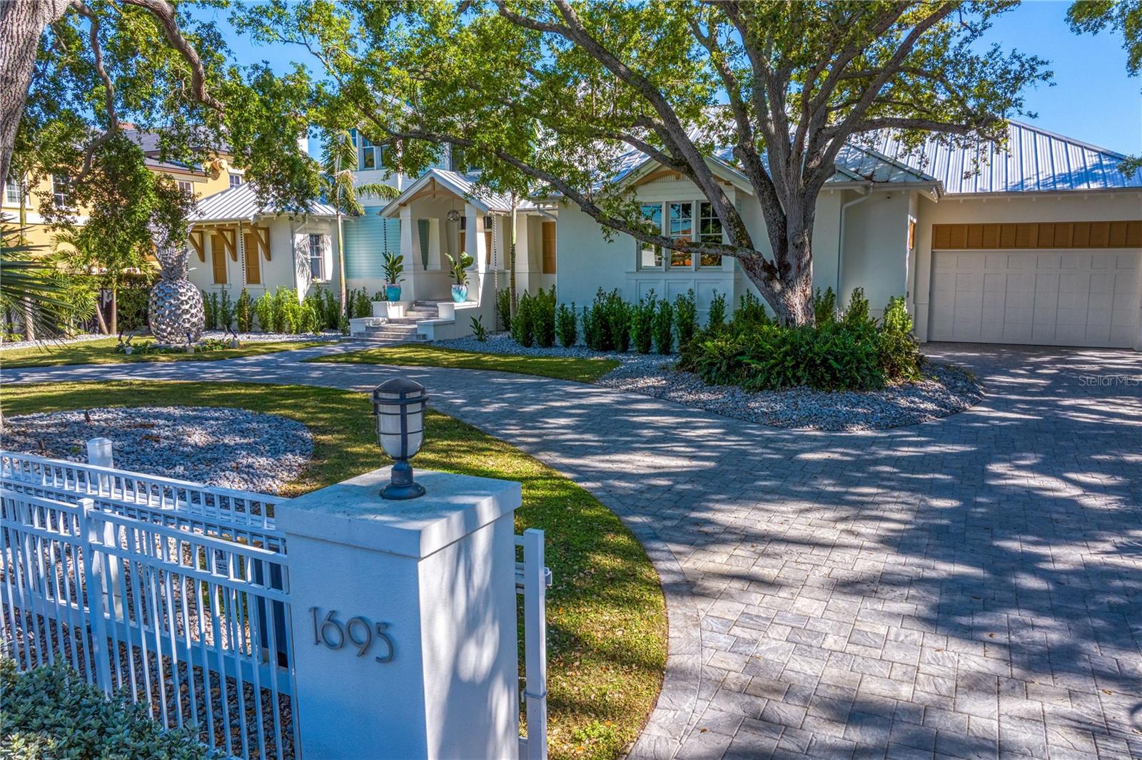1695 BRIGHTWATERS BLVD NE, ST PETERSBURG, FL, 33704