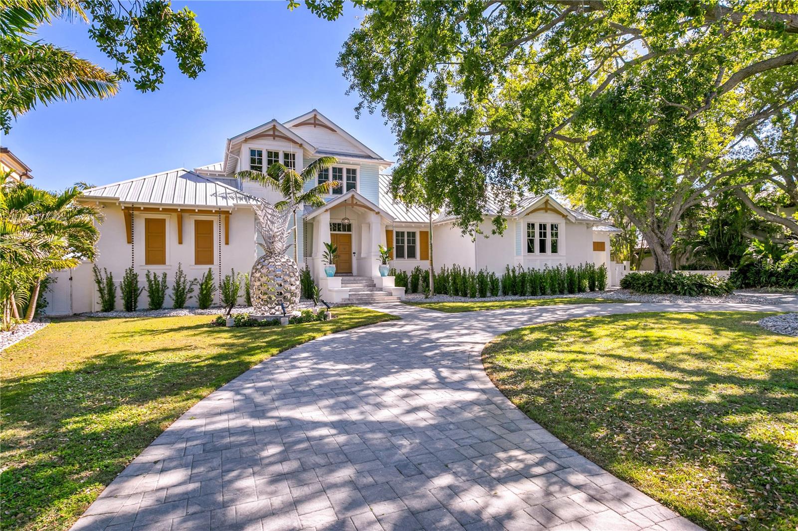 1695 BRIGHTWATERS BLVD NE, ST PETERSBURG, FL, 33704