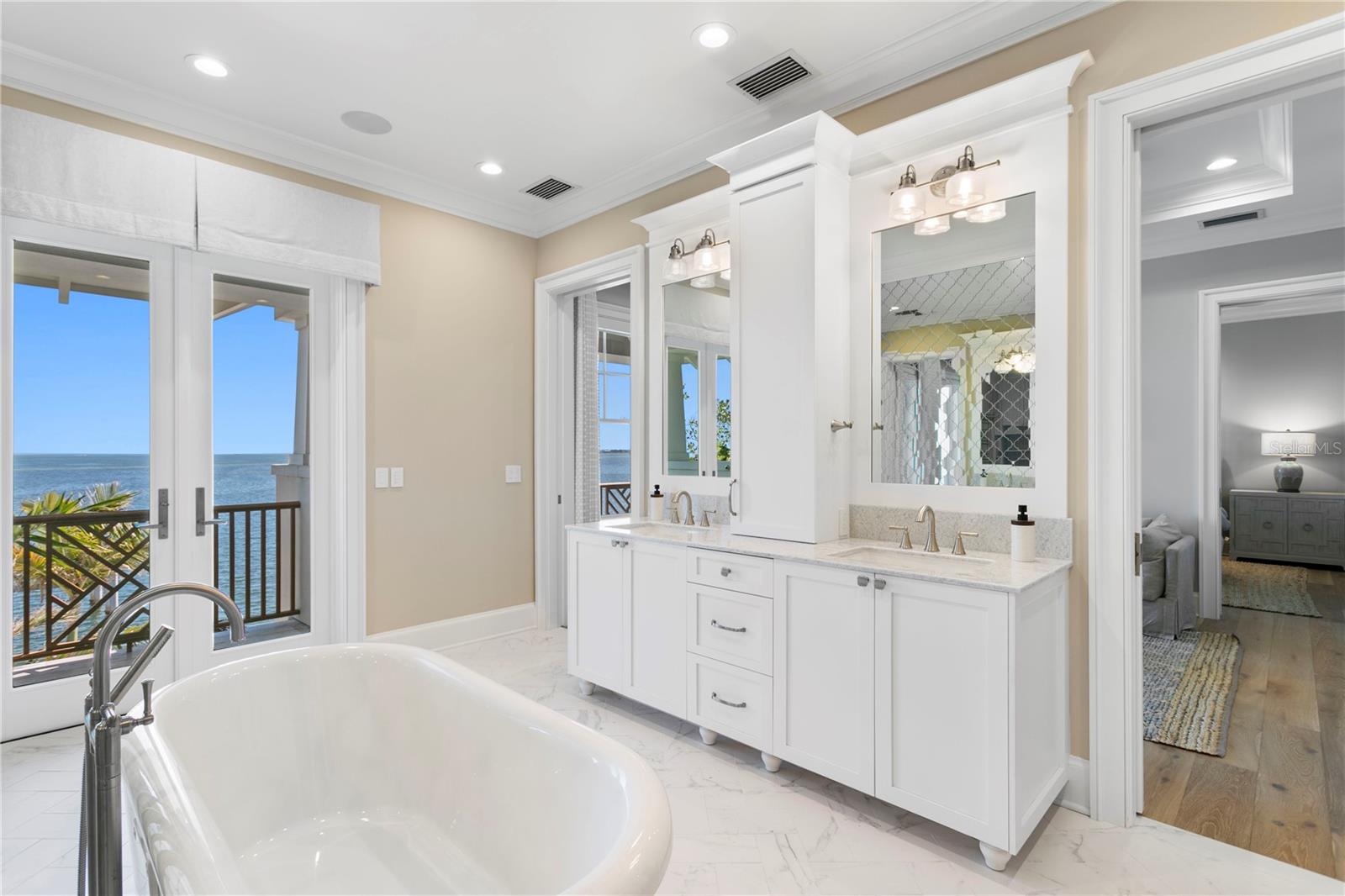 1695 BRIGHTWATERS BLVD NE, ST PETERSBURG, FL, 33704